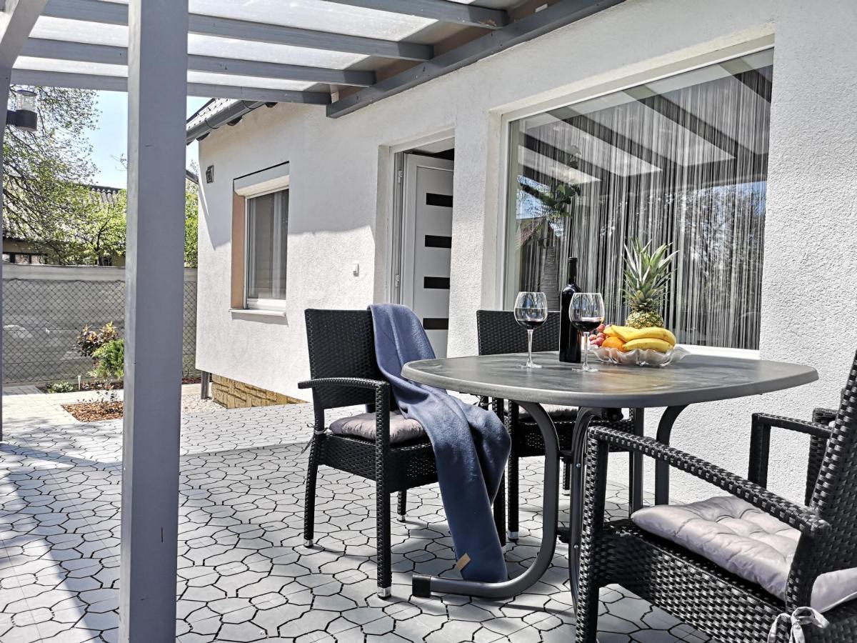 Otium Wellness Apartmanhaz Balatonakarattya Exteriör bild